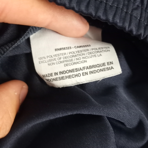 Nike Men’s Black Athletic Shorts with Swoosh - Picture 7 of 12